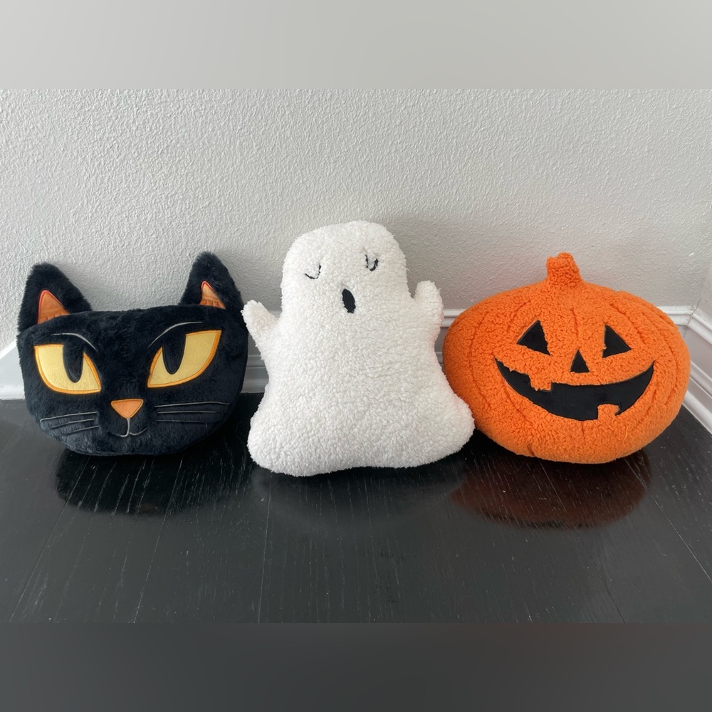 Hyde and EEK! Boutique Pumpkin/Ghost Shaped Sherpa and Black Kitty Throw Pillow